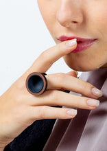 Carica l'immagine nel visualizzatore di Gallery, BLACK HOLE | BRONZO
