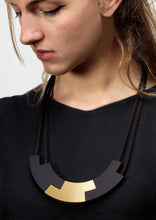 Carica l'immagine nel visualizzatore di Gallery, collana CLEO C. nero