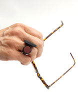 Carica l'immagine nel visualizzatore di Gallery, anello-ioio-bronzo-nylon-3d-plexiglas