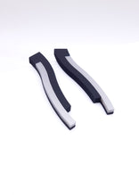 Carica l'immagine nel visualizzatore di Gallery, orecchini-serpentine-argento-nylon-plexiglas