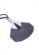 Carica l'immagine nel visualizzatore di Gallery, ventaglio-paglia-ran-plexiglas-argento