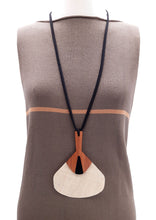 Carica l'immagine nel visualizzatore di Gallery, ventaglio-paglia-ran-legno-plexiglas