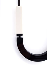 Load image into Gallery viewer, collana-semicerchio-nero-plexiglas