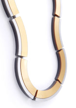 Load image into Gallery viewer, collana-serpentine-oro-argento-plexiglas
