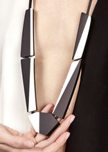 Load image into Gallery viewer, collana-shine-bianco-nero-plexiglas