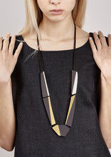 Load image into Gallery viewer, collana-shine-nero-oro-plexiglas