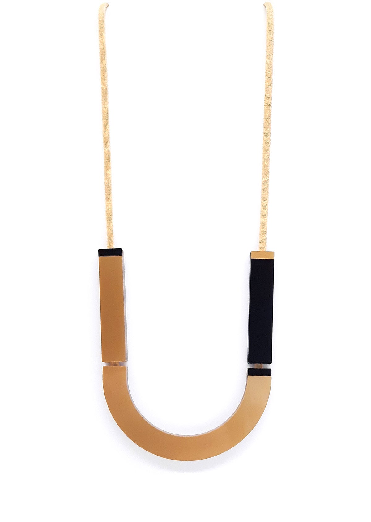 collana-semicerchio-oro-plexiglas